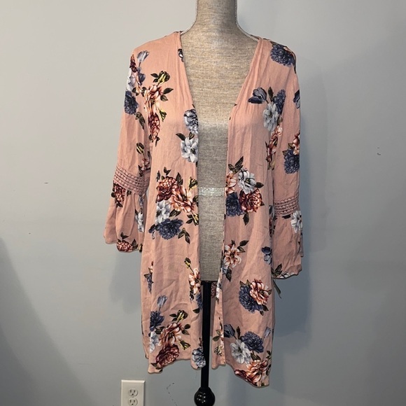 Gypsies & Moondust Pink
Floral Kimono Cardigan Shawl
Top Women's Size Medium - Picture 1 of 7